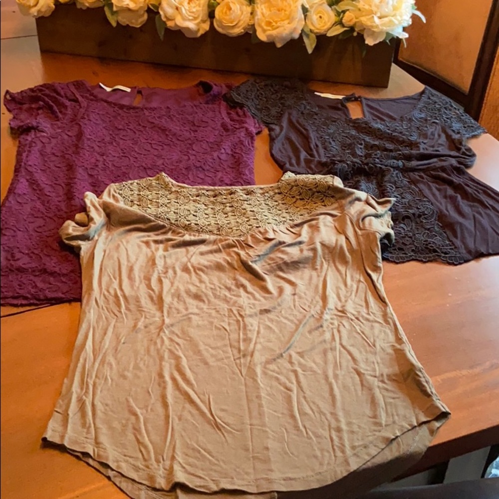 Lot of 3 women’s tops maurices and old navy